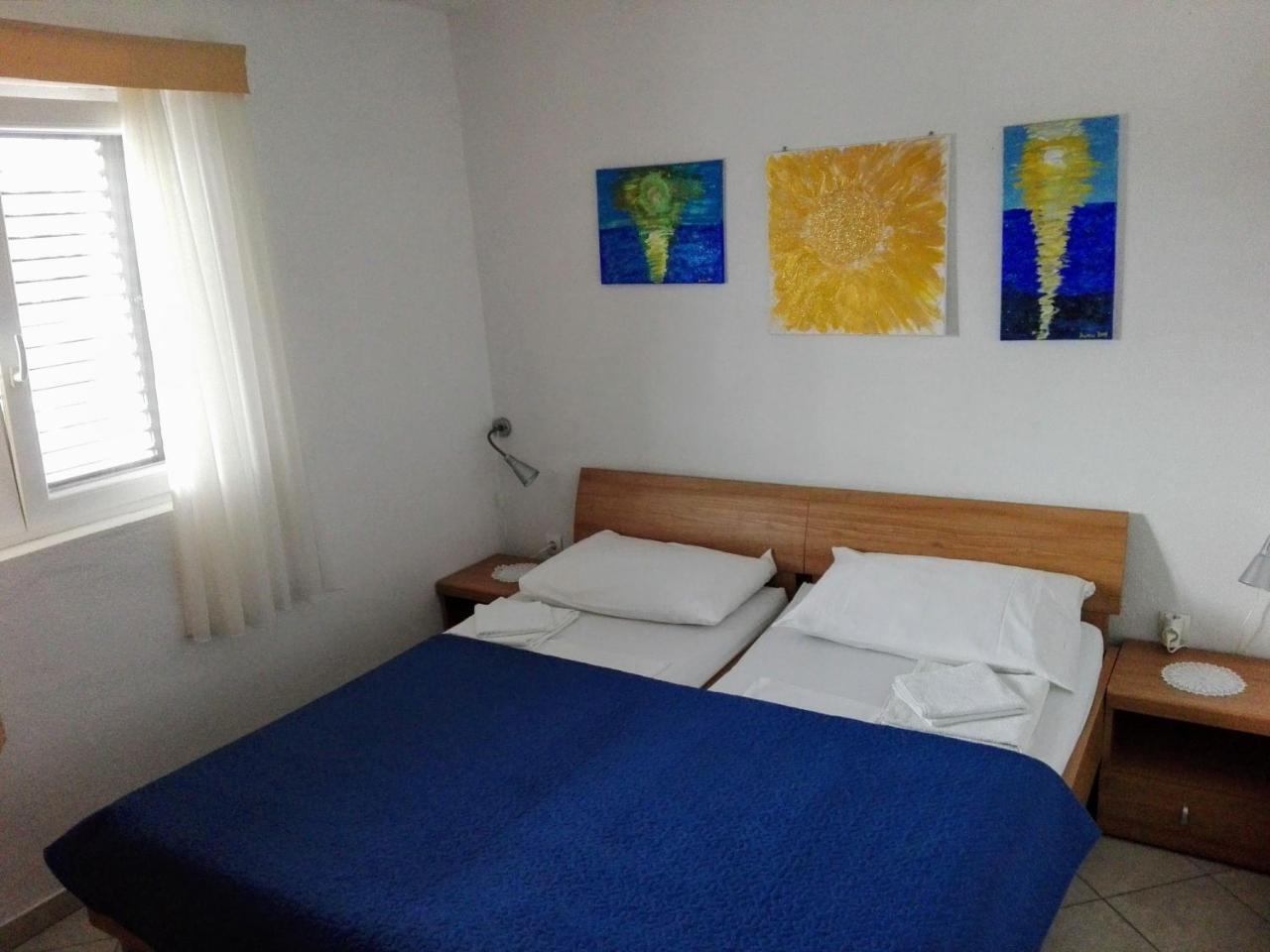 Dora, With A Beautiful View Of The Bay, Near The Sea And Center Apartment Vrboska